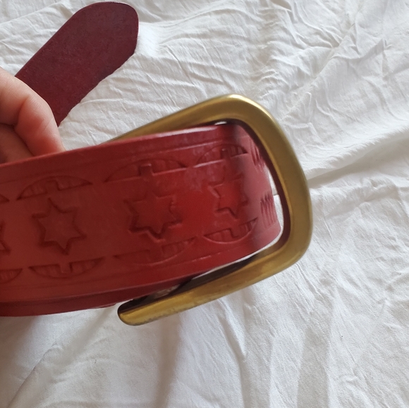 Red leather belt - Picture 6 of 9